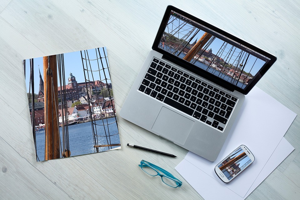 Crafting the Perfect Cover Letter for Graphic Designers: Tips and Examples for Success