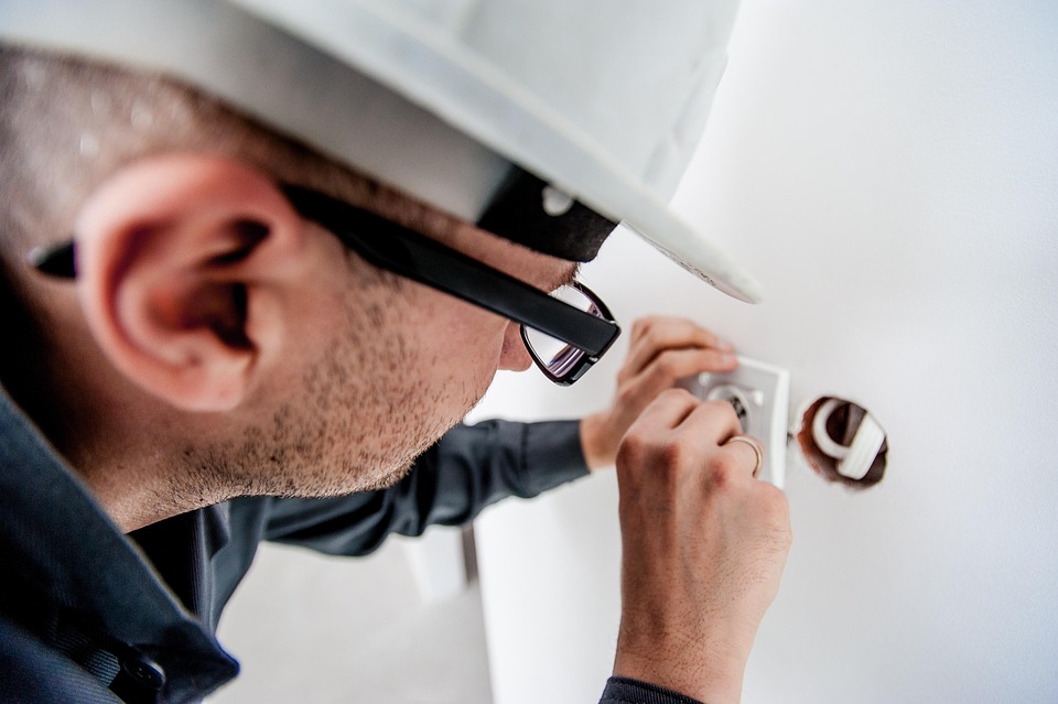 Essential Electrician CV Template: Crafting the Perfect Resume to Shine in the UK Job Market