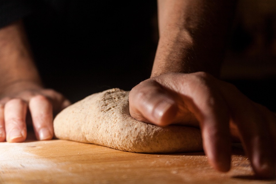 Crafting the Perfect Baker's Cover Letter: Tips and Examples for Success