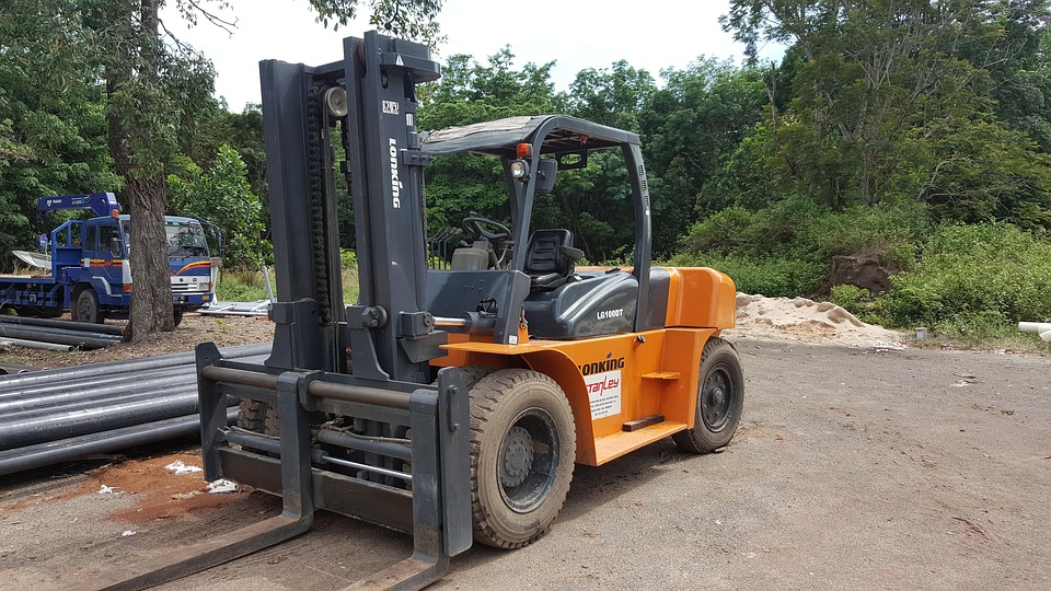 How to Craft an Impressive Cover Letter for Forklift Operator Positions: Tips and Examples