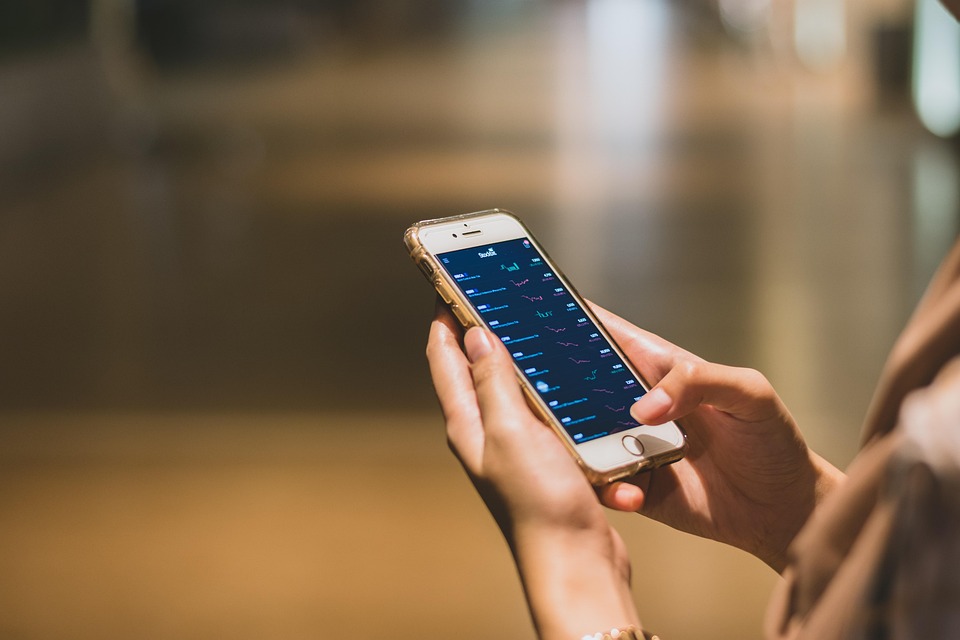 How to Craft an Impressive Cover Letter for Mobile App Developer Roles: Tips and Examples