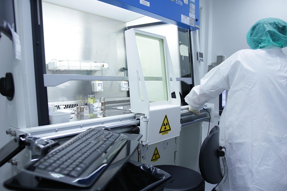 Exploring Career Roadmaps for Laboratory Technicians: A Comprehensive Guide to Advancement in the UK