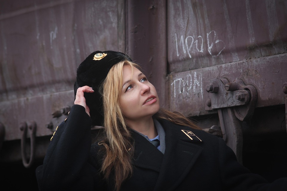 How to Write an Impressive Cover Letter for a Police Officer Position: Tips and Examples