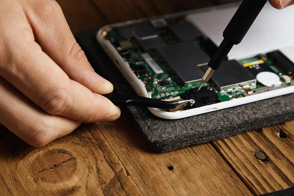 Essential Career Roadmaps for Maintenance Technicians: Navigating Your Path to Success