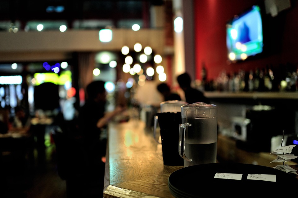 How to Craft an Impressive Cover Letter for a Restaurant Manager Position: Tips and Examples