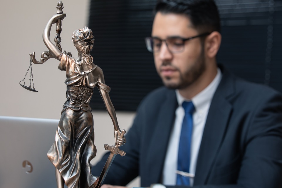 Navigating Your Legal Career: Essential Roadmaps for Aspiring Lawyers in the UK