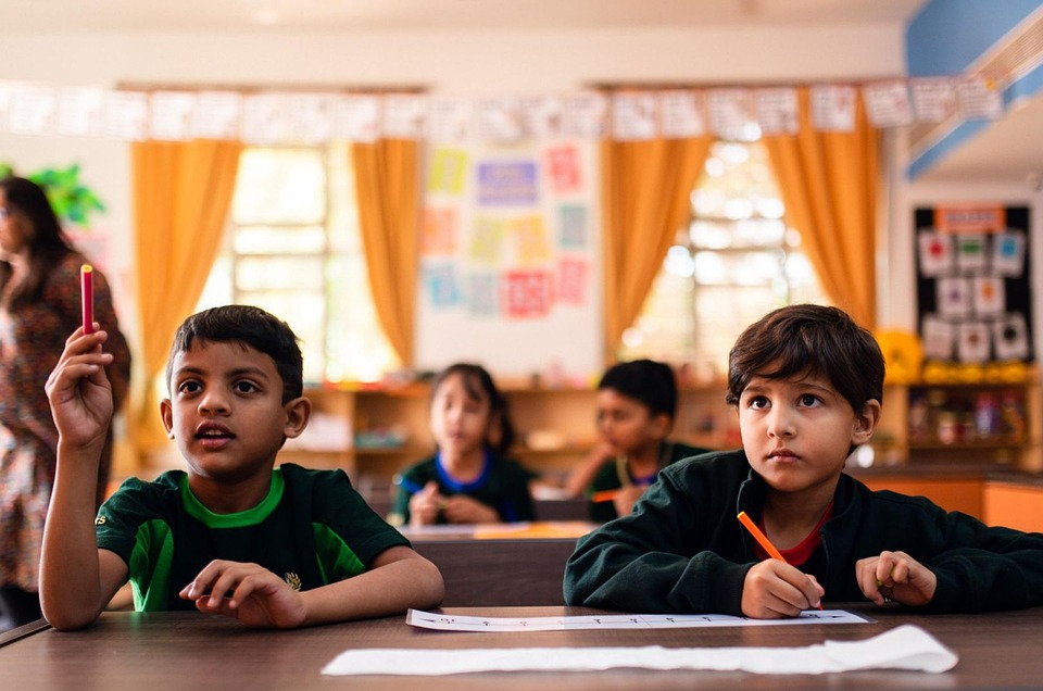 Crafting the Perfect Cover Letter for Primary School Teacher Applications: Tips and Examples