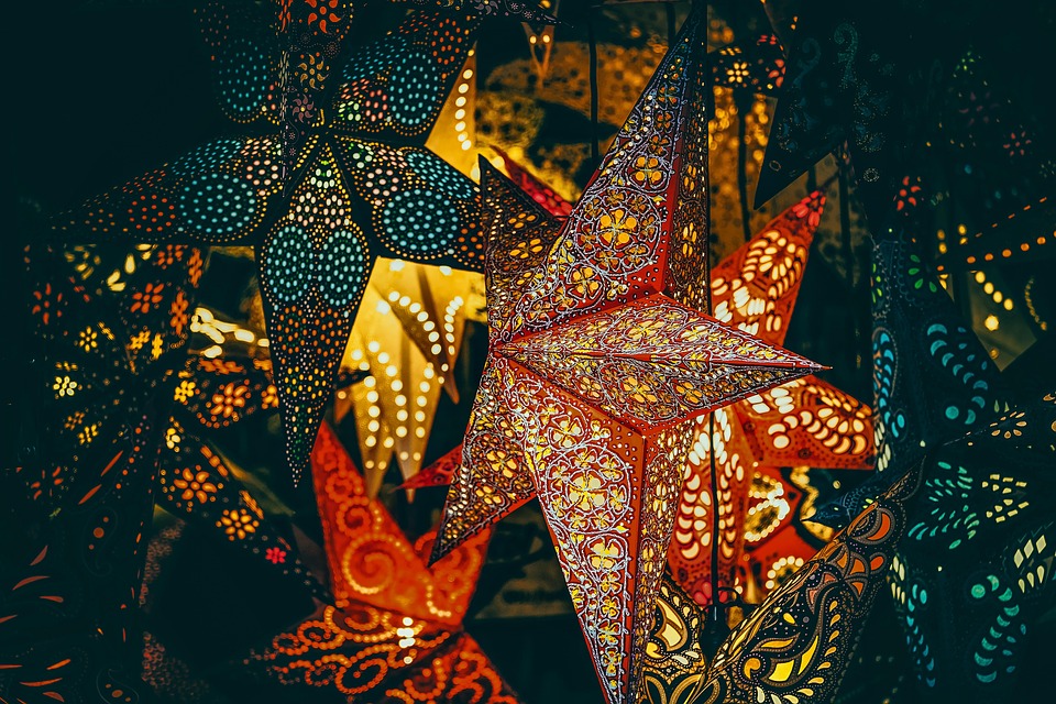 Navigating Your Career Path: A Comprehensive Guide to Becoming a Market Research Analyst