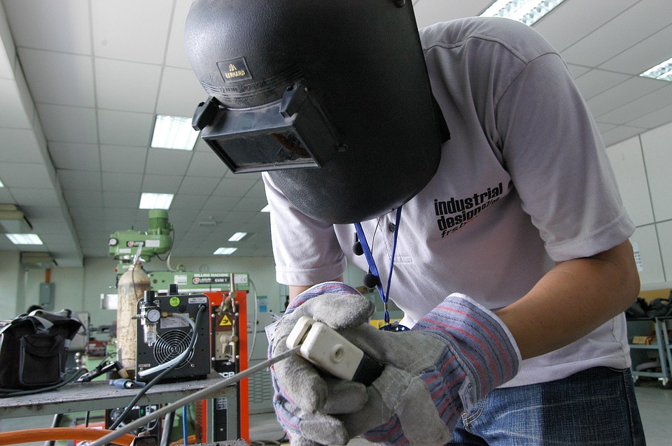 Essential Interview Guide for Aspiring Manufacturing Engineers: Tips and Strategies for Success
