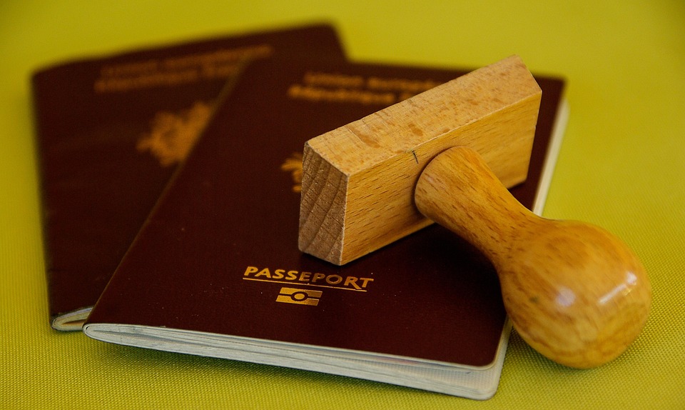 Navigating Your Career Path: A Comprehensive Guide to Becoming a Customs Officer in the UK