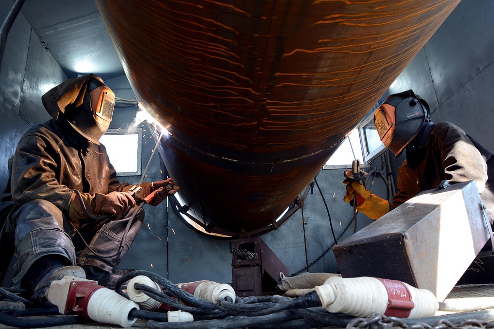 How to Craft a Standout Welder Cover Letter: Tips for Success in the UK Job Market