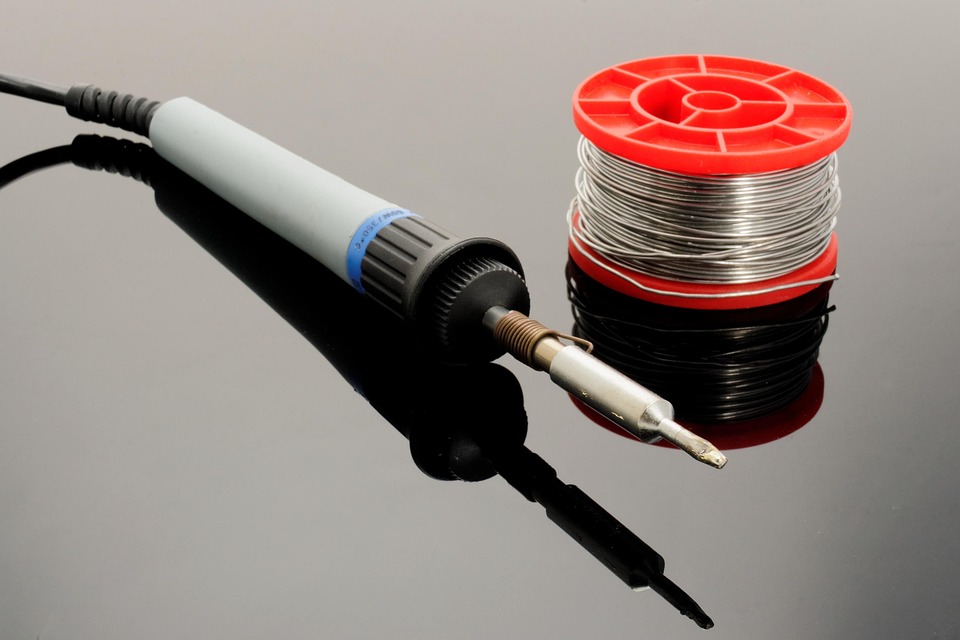 How to Craft a Winning Cover Letter for Electrical Technician Positions: Tips and Examples
